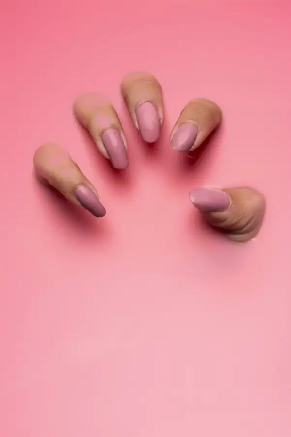 Soft mauve almond nails